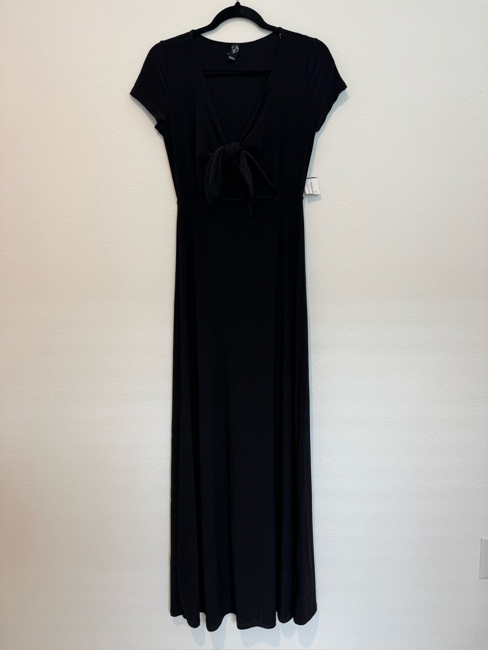 Windsor Black V Neck Cut Out Front Tie Short Sleeve Maxi Dress